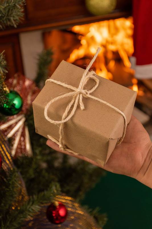 share on holidays with a gift box, christmas